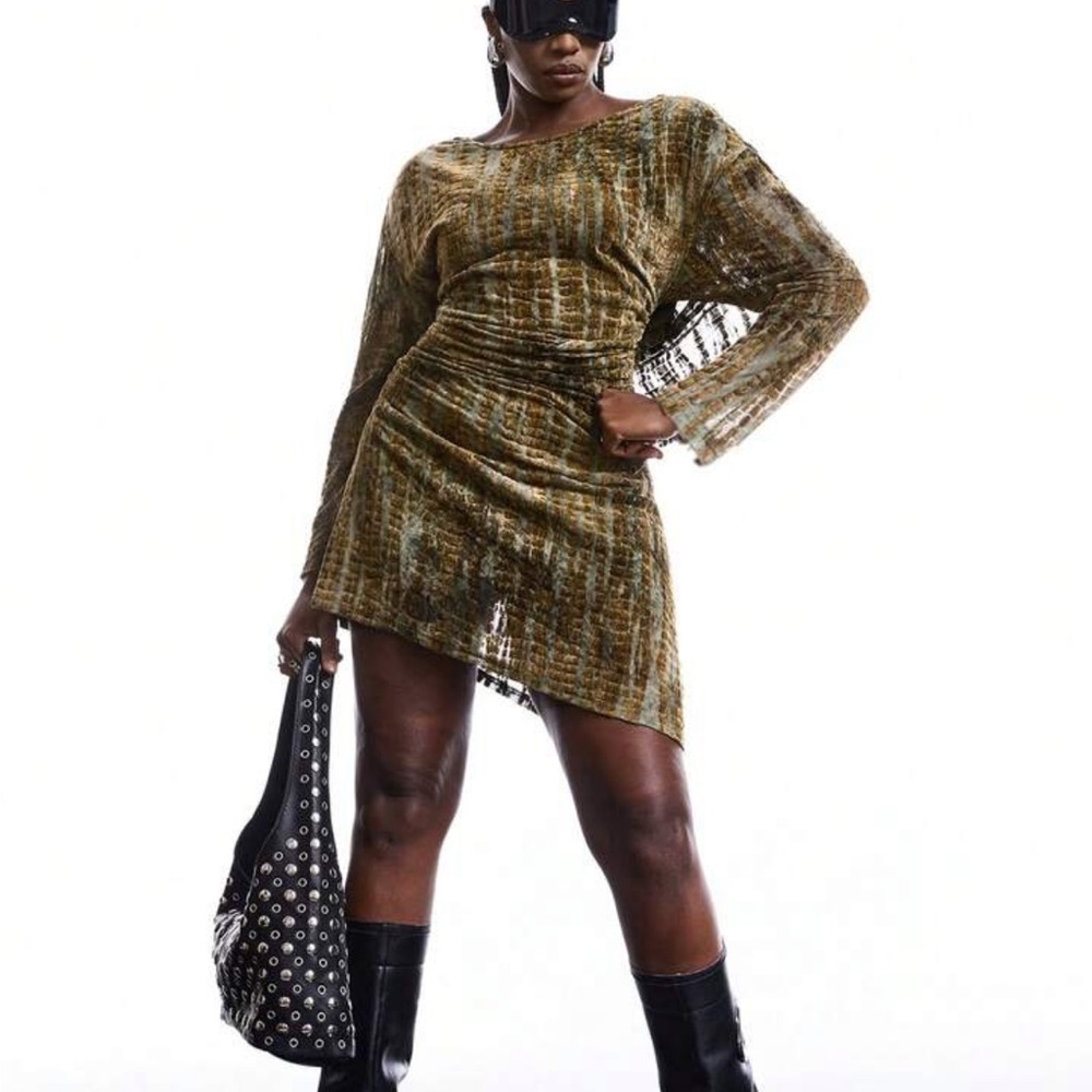 Chic Textured Long Sleeve Dress